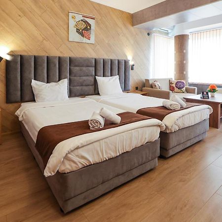Family Hotel 戈采代尔切夫 外观 照片