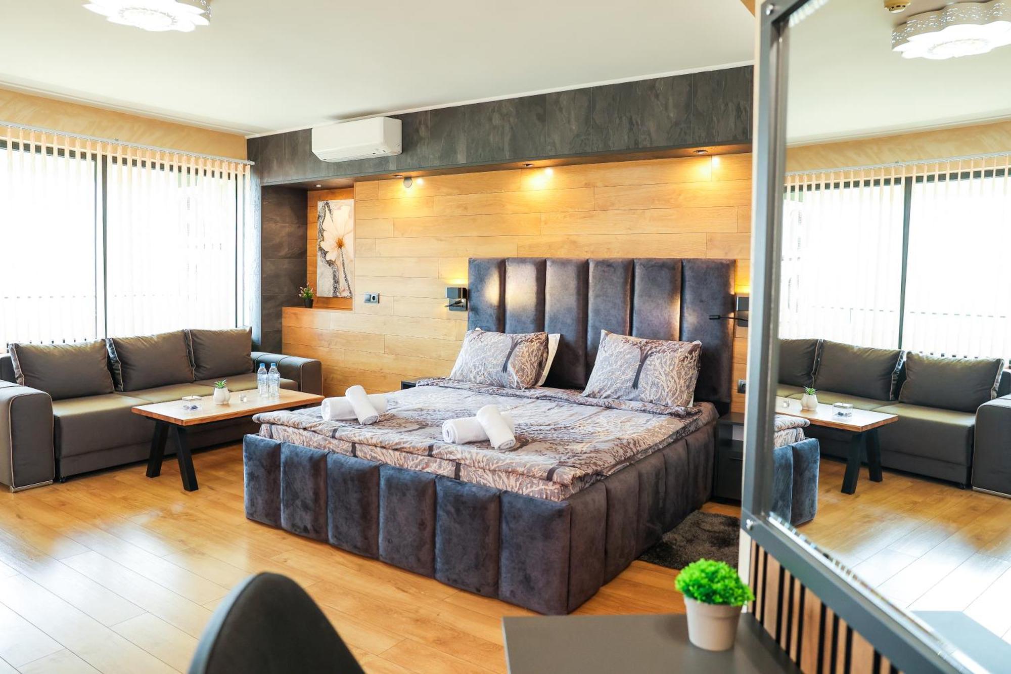 Family Hotel 戈采代尔切夫 外观 照片